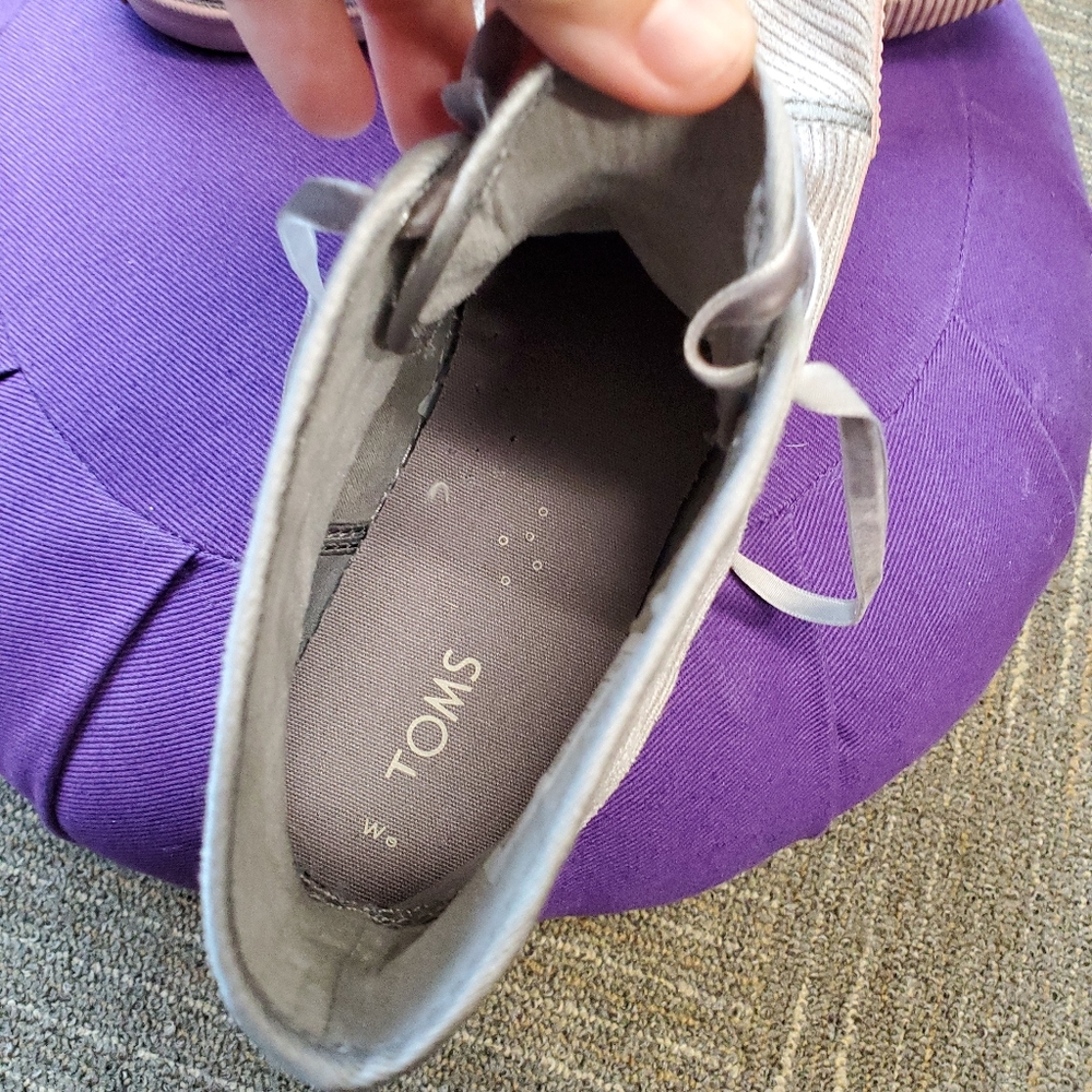 Toms shoes - Picture 2 of 4